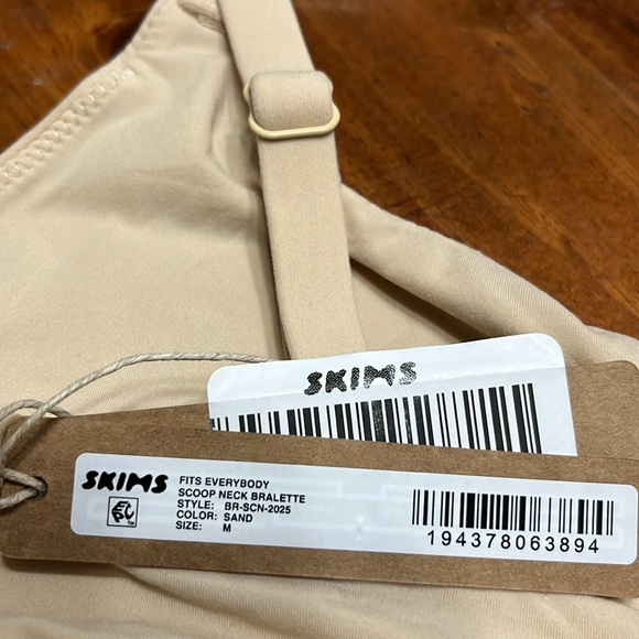 Skims Size M Bralette - Picture 3 of 3